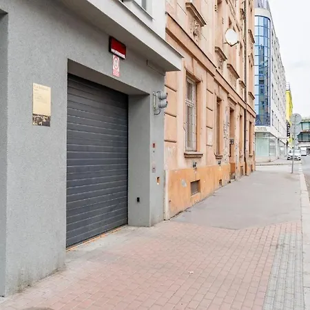 Brand New #50 Free Parking Close To Center * Praga